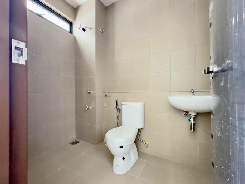 2-storey Terraced House for Sale in Bandar Bukit Raja (Klang) - RAIS . - Bathroom - PropertyGuru.com.my