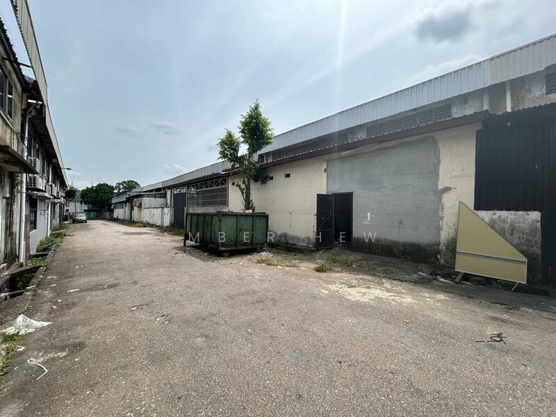 Terrace Factory for Rent in Taman Desa Cemerlang (Ulu Tiram) - Amber Hew - Exterior - PropertyGuru.com.my