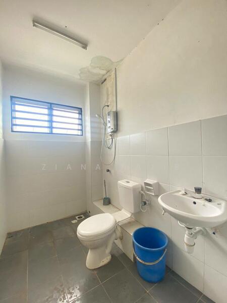 Bathroom laman haris eco grandeur