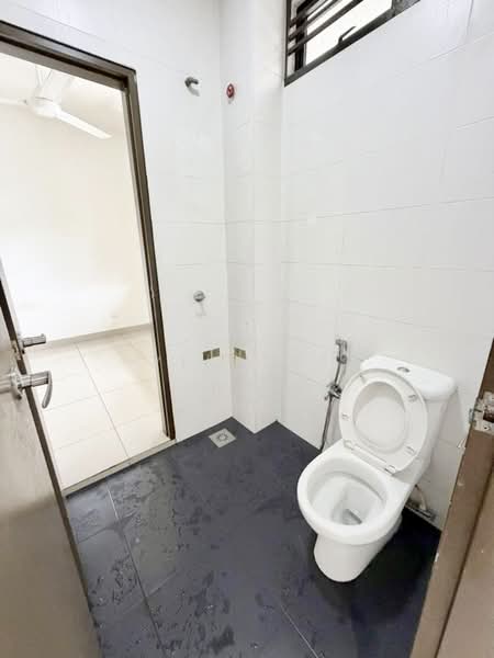 Rumah Teres 2 Tingkat untuk Dijual di Taman Pelangi Indah (Ulu Tiram) - Yik Tat - Bathroom - PropertyGuru.com.my