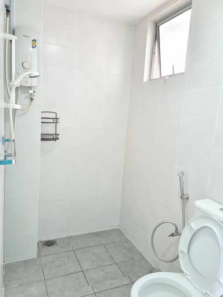 Park @ One South untuk Untuk Dijual - RM 380,000, Apr 2026 - Bathroom - PropertyGuru.com.my