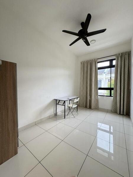 Rumah Teres untuk Dijual di Johor Bahru (Johor) - Jesmond Lee - Study - PropertyGuru.com.my