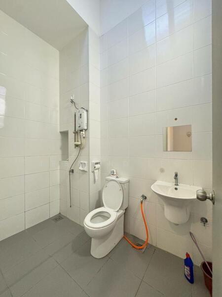 Rumah Teres untuk Dijual di Johor Bahru (Johor) - Jesmond Lee - Bathroom - PropertyGuru.com.my