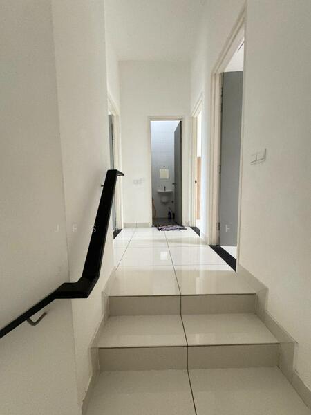 Rumah Teres untuk Dijual di Johor Bahru (Johor) - Jesmond Lee - Corridor - PropertyGuru.com.my