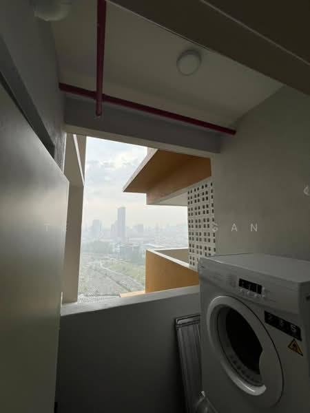 Kediaman Servis untuk Disewa di Nexus Taman Pertama - Teh Yong San - Balcony - PropertyGuru.com.my