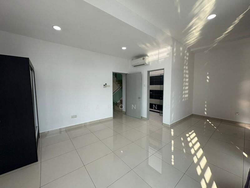 Opal @ Taman Mutiara Mas untuk Untuk Dijual - RM 1,300,000, Mac 2026 - Living Room - PropertyGuru.com.my