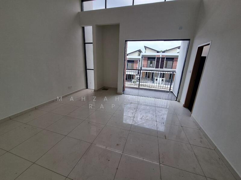 Terraced House for Sale in Kajang (Selangor) - Mahzah Mohd Rapiee - Balcony - PropertyGuru.com.my