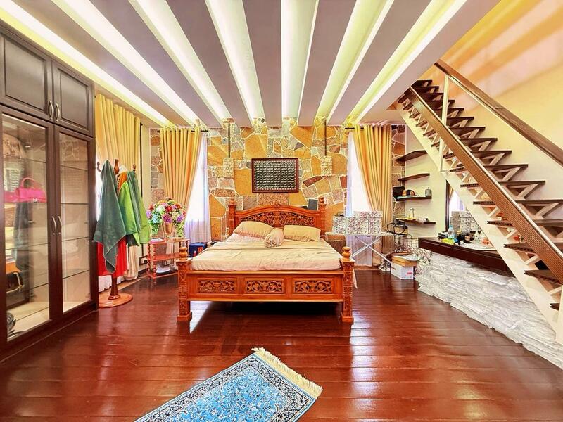 For Sale - Straits View