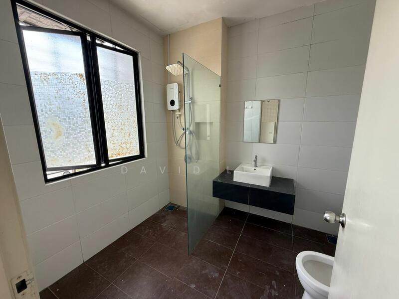 Anggun 3 @ Rawang New Town Centre untuk Untuk Dijual - RM 780,000, Mac 2026 - Bathroom - PropertyGuru.com.my