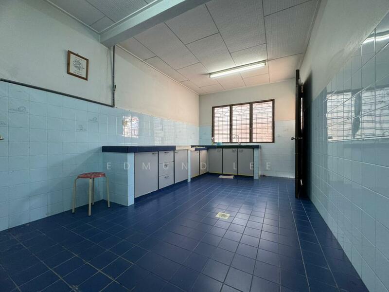 Terraced House for Sale in Usj 2 (Subang Jaya) - Edmund Lee - Kitchen - PropertyGuru.com.my