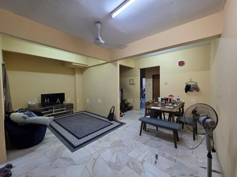 Taman Subang Mewah untuk Untuk Dijual - RM 590,000, Mac 2026 - Living Room - PropertyGuru.com.my