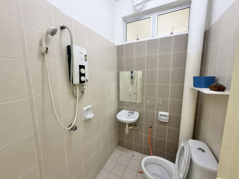 Apartment for Sale at Idaman Lavender - Weng Sern - Bathroom - PropertyGuru.com.my