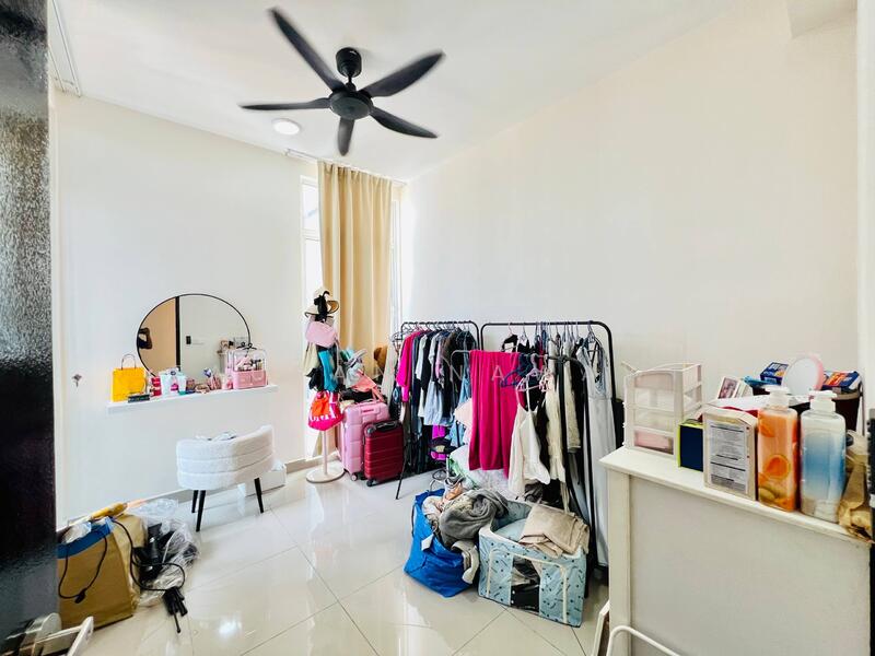 For Sale - Anggun Lumayan