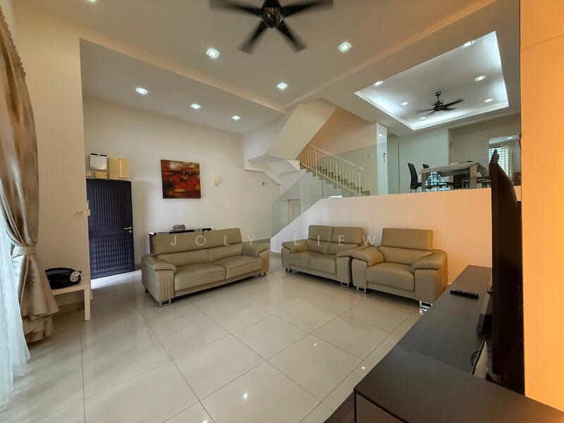 The Peak, Taman Bukit Prima untuk Untuk Dijual - RM 1,350,000, Mac 2026 - Living Room - PropertyGuru.com.my