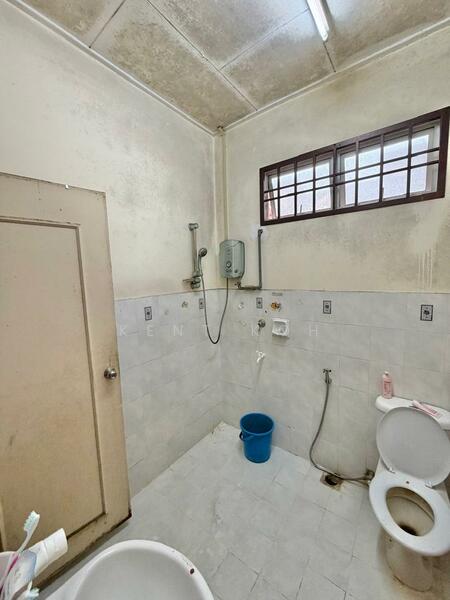 2-storey Terraced House for Sale in Johor Bahru (Johor) - Kent Koh - Bathroom - PropertyGuru.com.my
