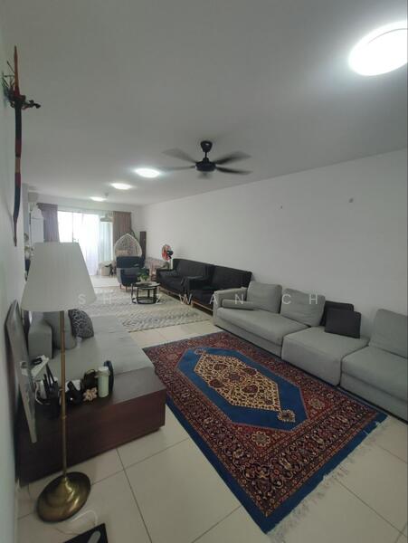 Rumah Teres untuk Dijual di Tamansari (Rawang) - Shazwan CH - Living Room - PropertyGuru.com.my