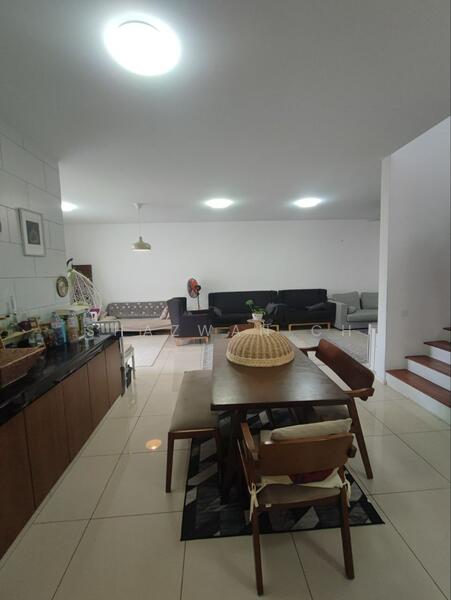 Rumah Teres untuk Dijual di Tamansari (Rawang) - Shazwan CH - Living Room - PropertyGuru.com.my