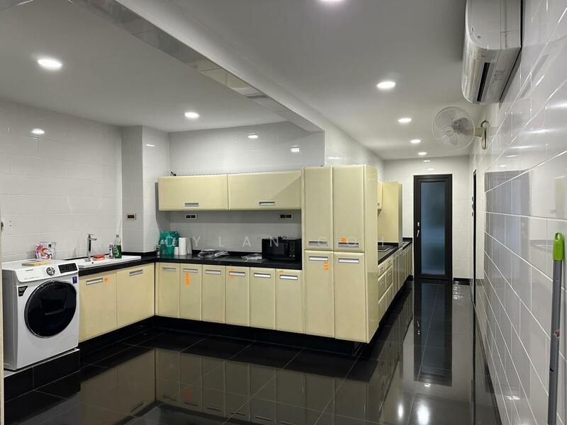 The Sky Executive Suites untuk Untuk Disewa - RM 3,700 /bulan, Feb 2026 - Kitchen - PropertyGuru.com.my