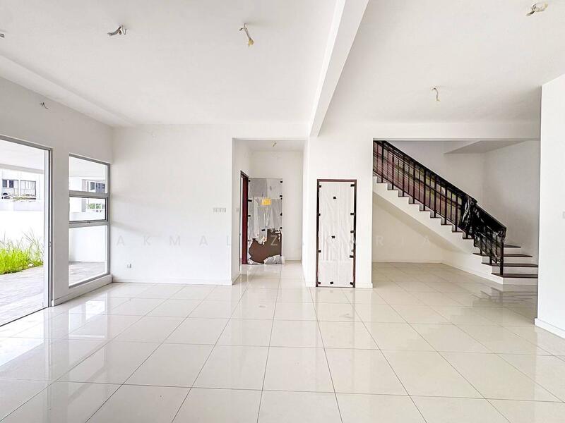 2-storey Terraced House for Sale in Semenyih (Selangor) - Akmal Zakaria - Living Room - PropertyGuru.com.my