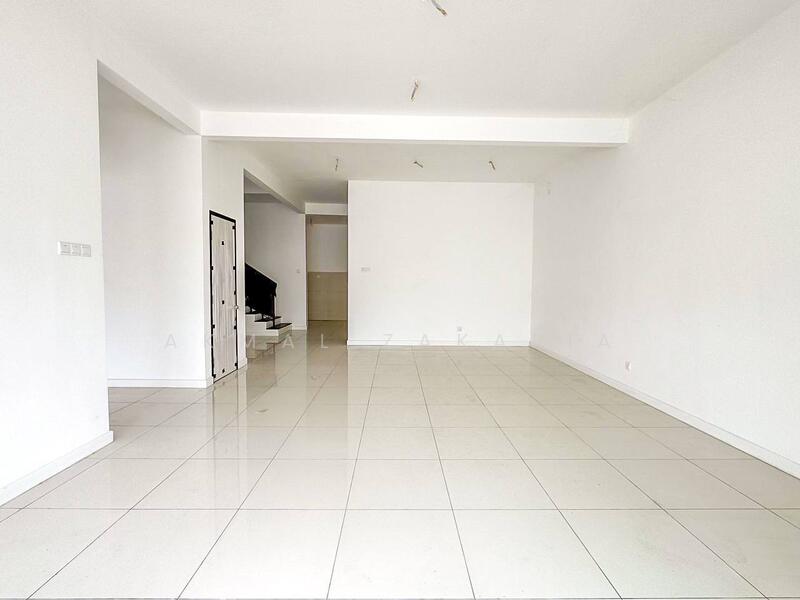 2-storey Terraced House for Sale in Semenyih (Selangor) - Akmal Zakaria - Living Room - PropertyGuru.com.my
