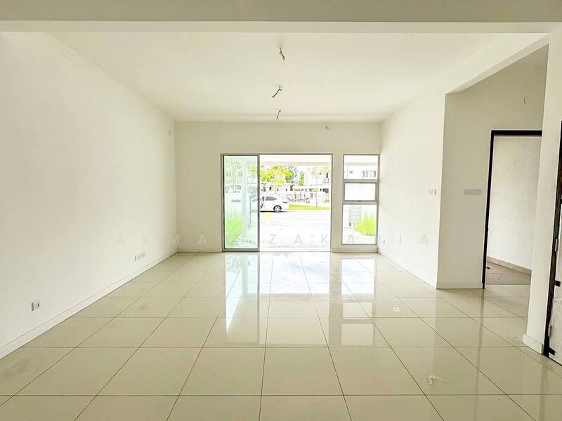 2-storey Terraced House for Sale in Semenyih (Selangor) - Akmal Zakaria - Living Room - PropertyGuru.com.my