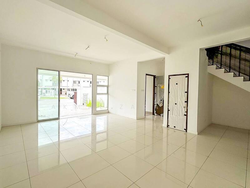 2-storey Terraced House for Sale in Semenyih (Selangor) - Akmal Zakaria - Living Room - PropertyGuru.com.my