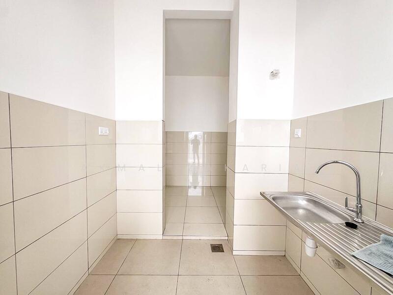 2-storey Terraced House for Sale in Semenyih (Selangor) - Akmal Zakaria - Kitchen - PropertyGuru.com.my