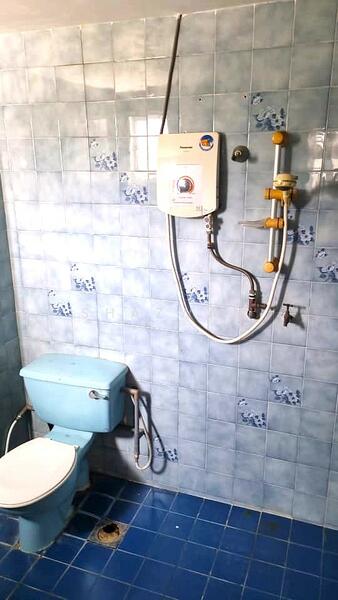 2-storey Terraced House for Sale in Taman Sri Watan (Ampang) - Shazwan CH - Bathroom - PropertyGuru.com.my