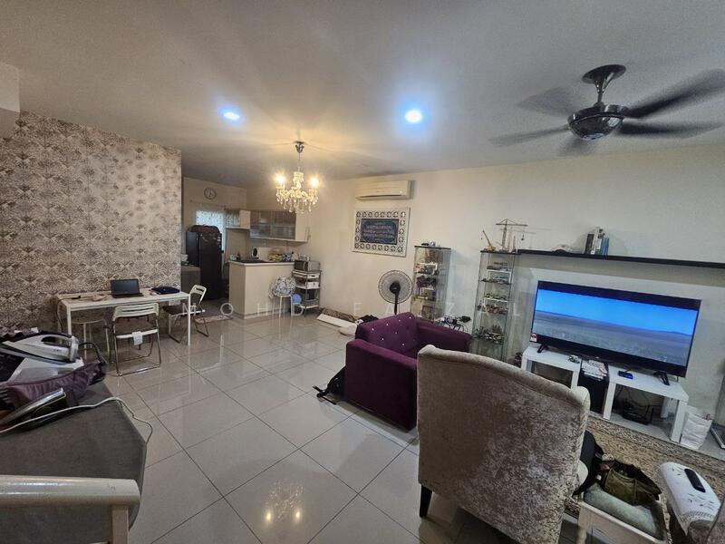 Laman Delfina Nilai Impian untuk Untuk Dijual - RM 490,000, Mac 2026 - Living Room - PropertyGuru.com.my