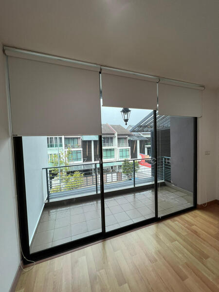 Rumah Teres untuk Dijual di Prima Selayang (Selayang) - Shazwan CH - Balcony - PropertyGuru.com.my