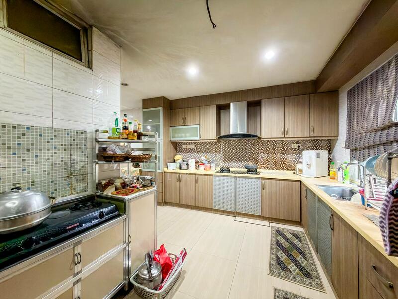 Kota Damansara FACING OPEN Double Storey House Seksyen 8 Kota Damansara untuk Untuk Dijual - RM 795,000, Mac 2026 - Kitchen - PropertyGuru.com.my