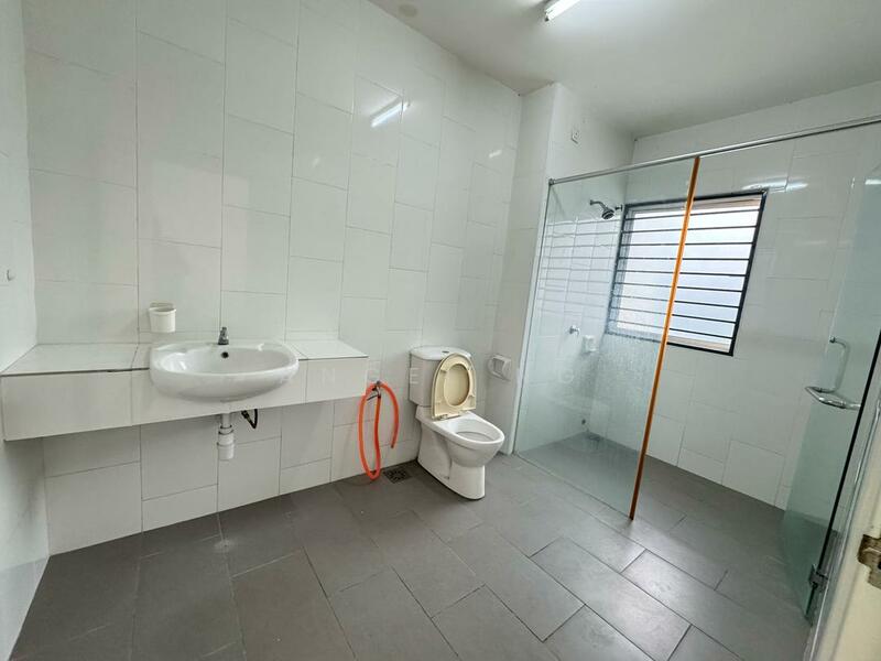 Nadayu 92 untuk Untuk Dijual - RM 650,000, Feb 2026 - Bathroom - PropertyGuru.com.my