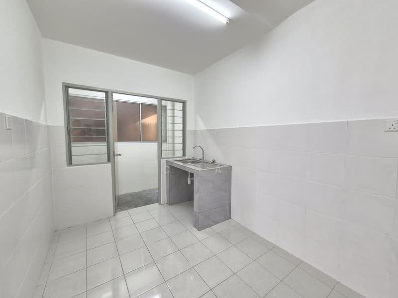 Pangsapuri Aranda untuk Untuk Disewa - RM 1,250 /bulan, Mac 2026 - Kitchen - PropertyGuru.com.my