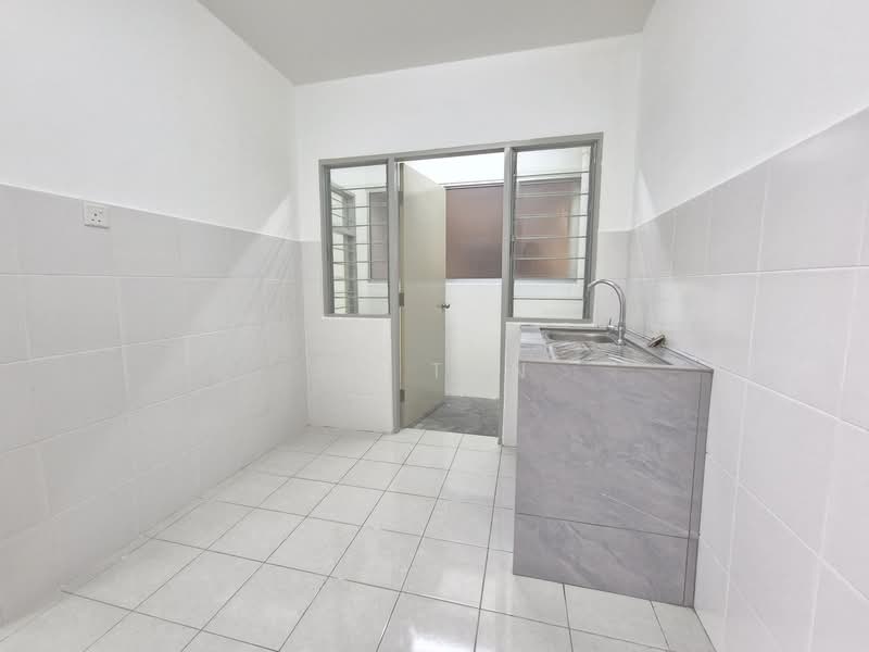 Pangsapuri Aranda untuk Untuk Disewa - RM 1,250 /bulan, Mac 2026 - Kitchen - PropertyGuru.com.my
