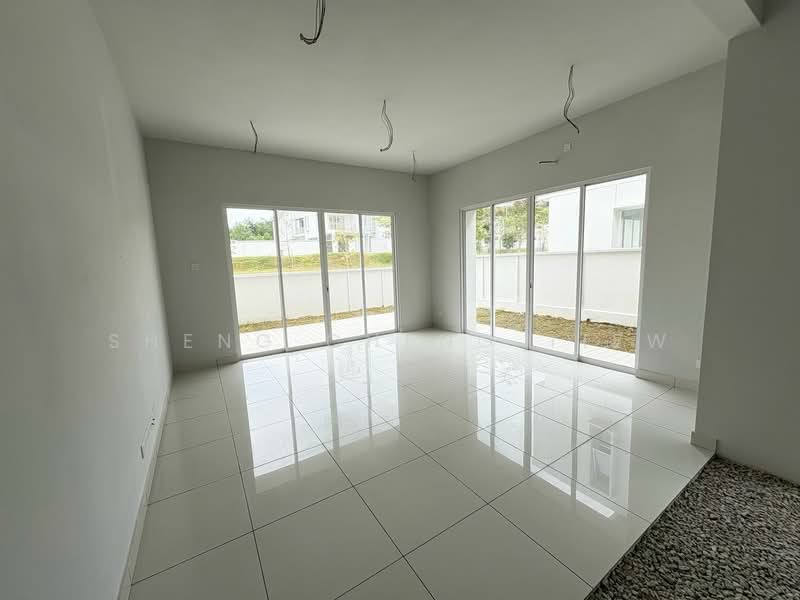 Rumah Berkembar untuk Dijual di Bandar Seri Alam (Masai) - Sheng Cheng Tiew - Living Room - PropertyGuru.com.my
