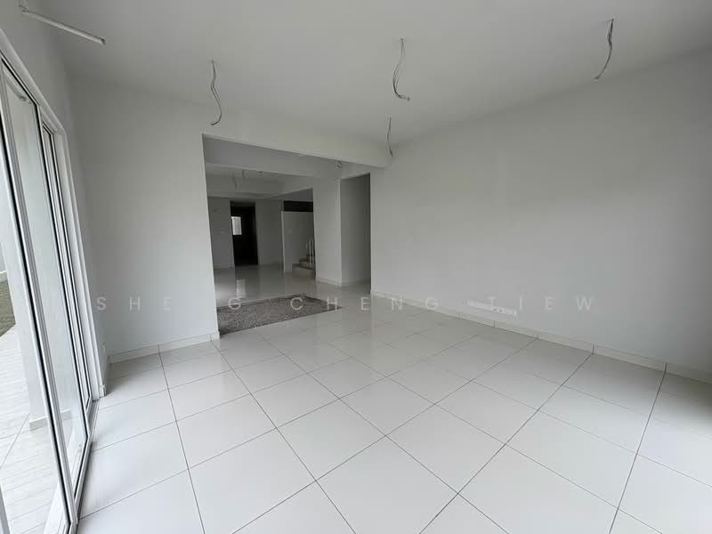 Rumah Berkembar untuk Dijual di Bandar Seri Alam (Masai) - Sheng Cheng Tiew - Living Room - PropertyGuru.com.my
