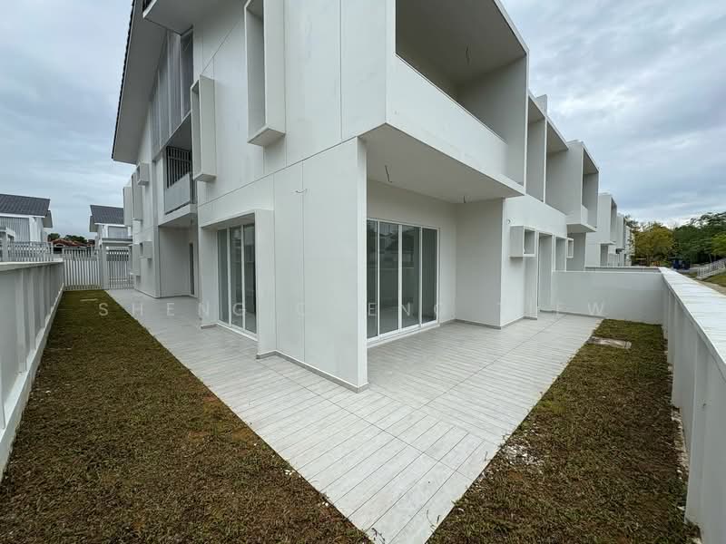 Rumah Berkembar untuk Dijual di Bandar Seri Alam (Masai) - Sheng Cheng Tiew - Exterior - PropertyGuru.com.my