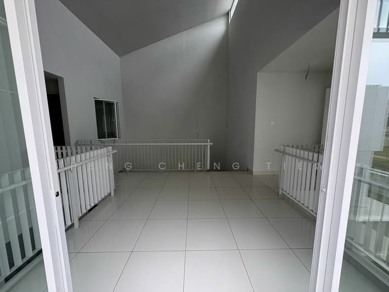 Rumah Berkembar untuk Dijual di Bandar Seri Alam (Masai) - Sheng Cheng Tiew - Balcony - PropertyGuru.com.my