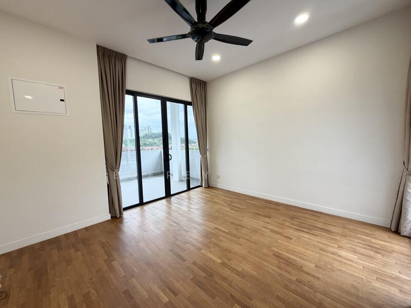 Twin Palms @ Sungai Long untuk Untuk Dijual - RM 2,180,000, Apr 2026 - Balcony - PropertyGuru.com.my