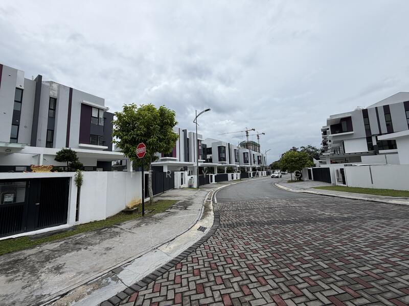 Twin Palms @ Sungai Long untuk Untuk Dijual - RM 2,180,000, Apr 2026 - Exterior - PropertyGuru.com.my