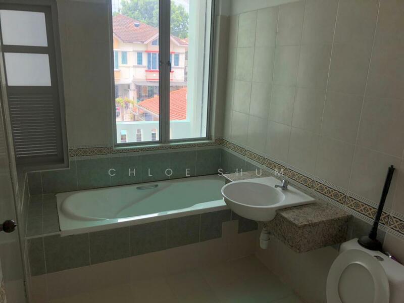3-storey Terraced House for Sale at Taman Sri Pulai Perdana - Chloe Shum - Bathroom - PropertyGuru.com.my