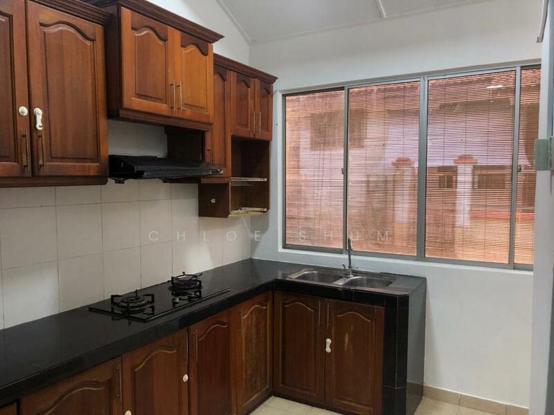 3-storey Terraced House for Sale at Taman Sri Pulai Perdana - Chloe Shum - Kitchen - PropertyGuru.com.my