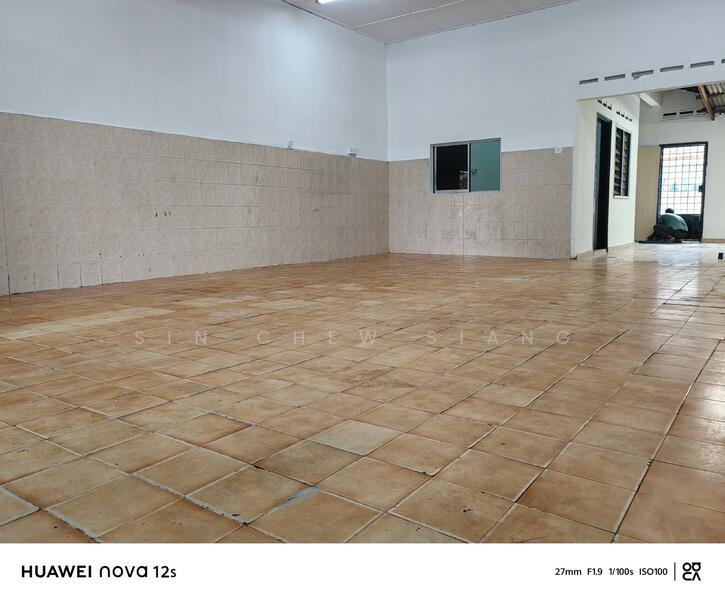 For Rent - Taman Daya Shop Single Storey