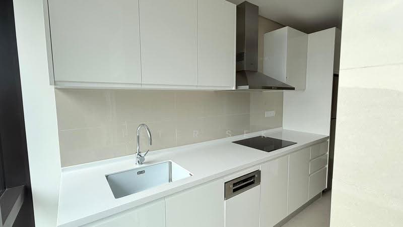 Service Residence for Sale at Crown Residences @ Pavilion Damansara Heights - Peter Sek - Kitchen - PropertyGuru.com.my
