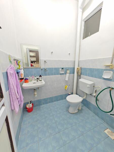 Rumah Teres 2 Tingkat untuk Dijual di Ulu Tiram (Johor) - Lifen . - Bathroom - PropertyGuru.com.my
