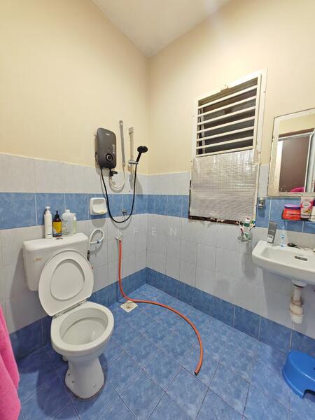 Rumah Teres 2 Tingkat untuk Dijual di Ulu Tiram (Johor) - Lifen . - Bathroom - PropertyGuru.com.my