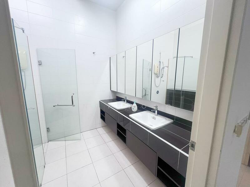 Rumah Teres 2 Tingkat untuk Dijual di Setia Indah (Setia Alam) - Andy Wong - Bathroom - PropertyGuru.com.my