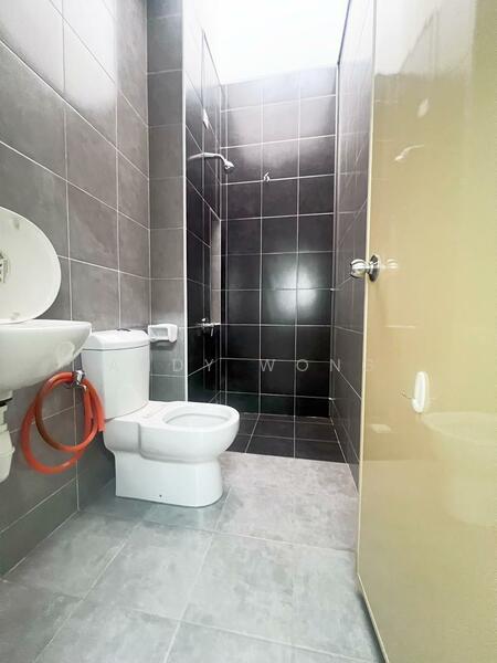 Rumah Teres 2 Tingkat untuk Dijual di Setia Indah (Setia Alam) - Andy Wong - Bathroom - PropertyGuru.com.my
