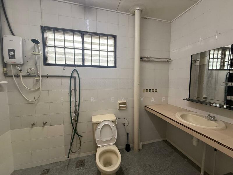 Johor Jaya Rosmerah untuk Untuk Disewa - RM 2,100 /bulan, Feb 2026 - Bathroom - PropertyGuru.com.my