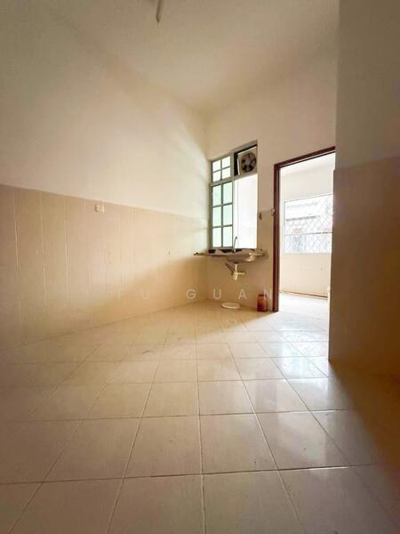 Rumah Teres 2 Tingkat untuk Dijual di Taman Pelangi Indah (Ulu Tiram) - Fu Guan - Kitchen - PropertyGuru.com.my